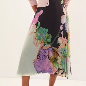 NWOT - Beautiful Eva Franco Midi Skirt